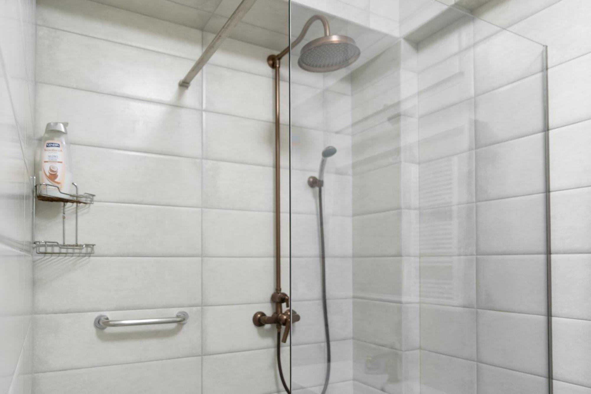 Glass New Apartments Ultracentral 키시나우 외부 사진