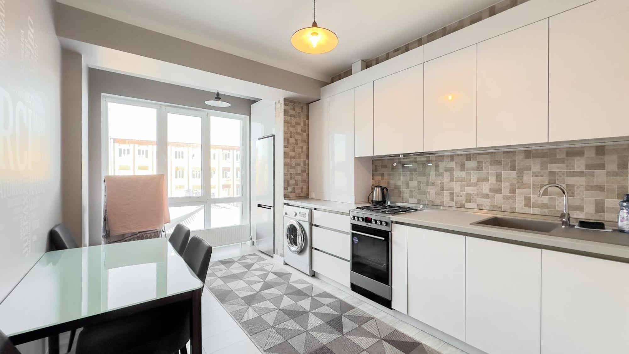 Glass New Apartments Ultracentral 키시나우 외부 사진