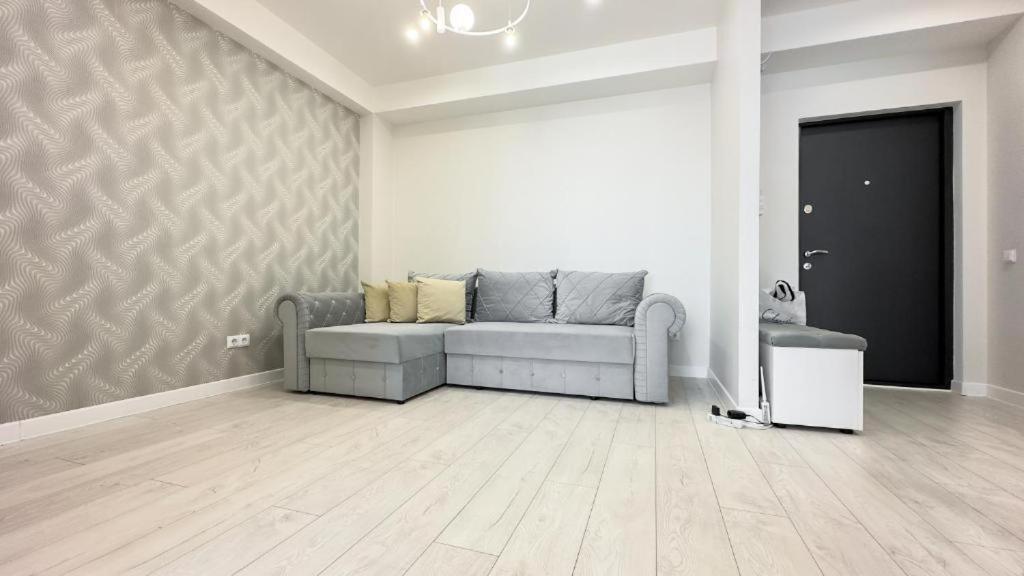 Glass New Apartments Ultracentral 키시나우 외부 사진
