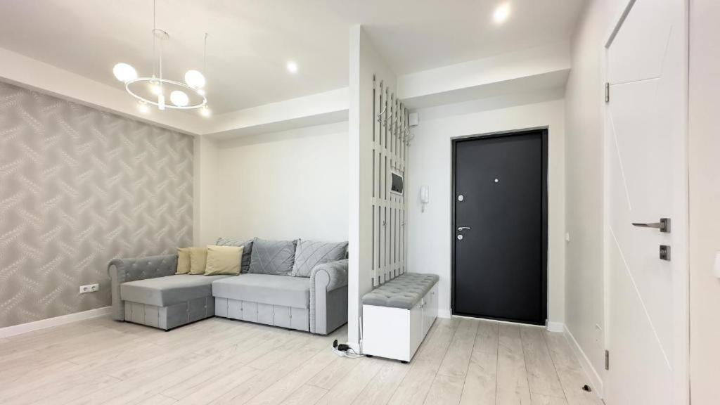 Glass New Apartments Ultracentral 키시나우 외부 사진