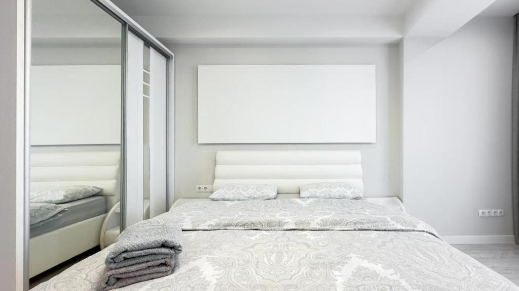 Glass New Apartments Ultracentral 키시나우 외부 사진